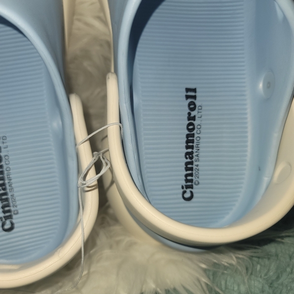 SANRIO CINNAMOROLL Clogs Size 39- 40 - Picture 10 of 11
